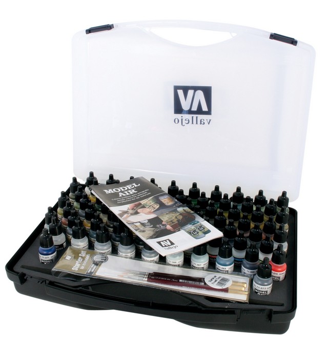 Model Air 71170 Case 68 x 17 ml Paint 3 x 17 ml Varnish 1 x 17 ml Extender (Thinner) 3 x Synthetic Brush