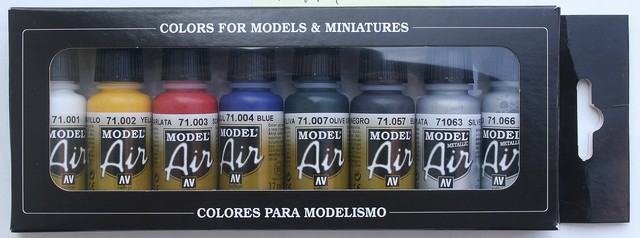 Model Air Set Basic Colors 8 x 17 ml (100401)
