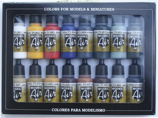 Model Air Set Basic Colors 16 x 17 ml (100501)