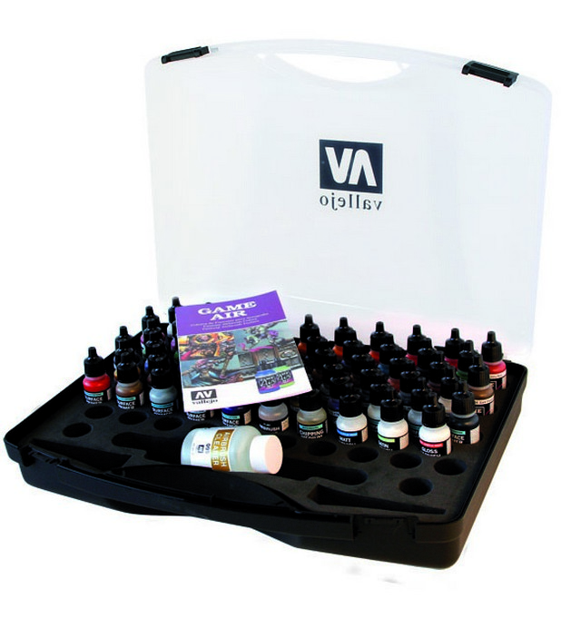 Game Air Case 51 x 17 ml Paint 8 x 17 ml Primer 3 x 17 ml Varnish 2 x 17 ml Medium